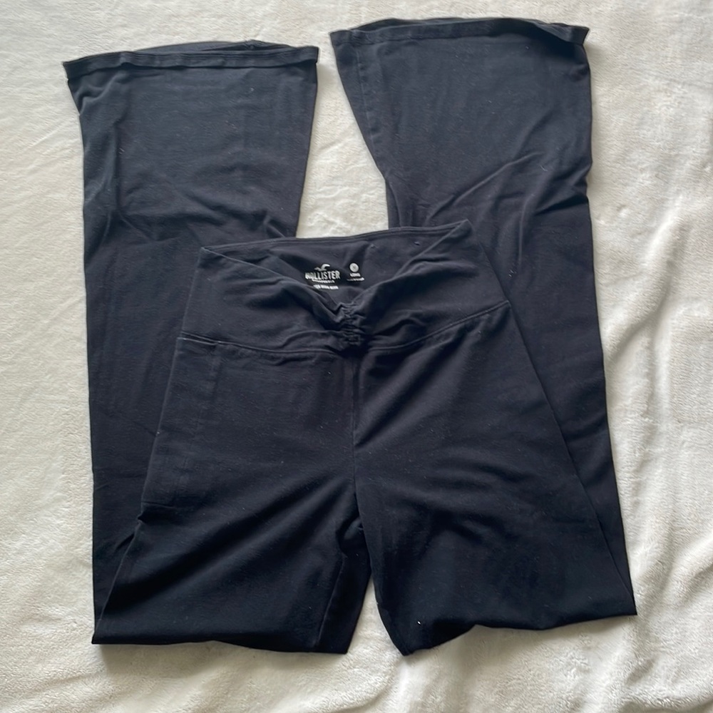 BLACK HOLSTER FLARED LEGGINGS